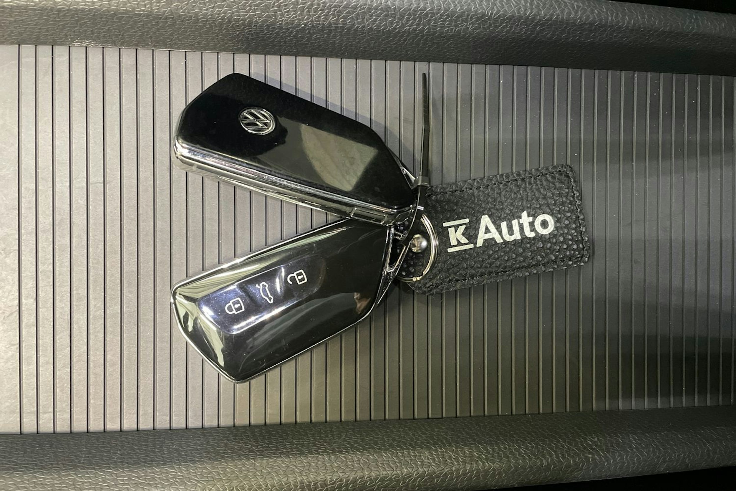 harmaa Volkswagen ID.3 2023 kuva 40.