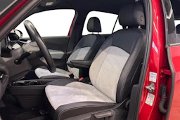 punainen Volkswagen ID.3 2023 kuva 11.