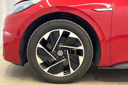 punainen Volkswagen ID.3 2023 kuva 15.