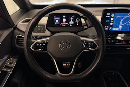 punainen Volkswagen ID.3 2023 kuva 17.