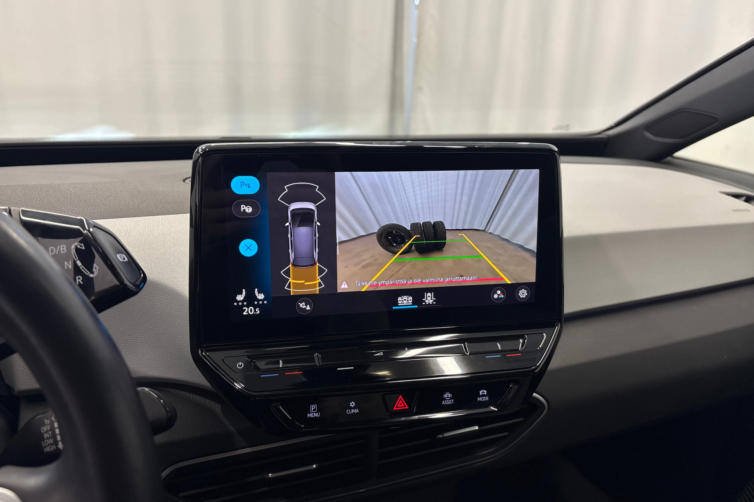 punainen Volkswagen ID.3 2023 kuva 20.