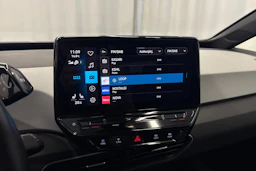 punainen Volkswagen ID.3 2023 kuva 21.