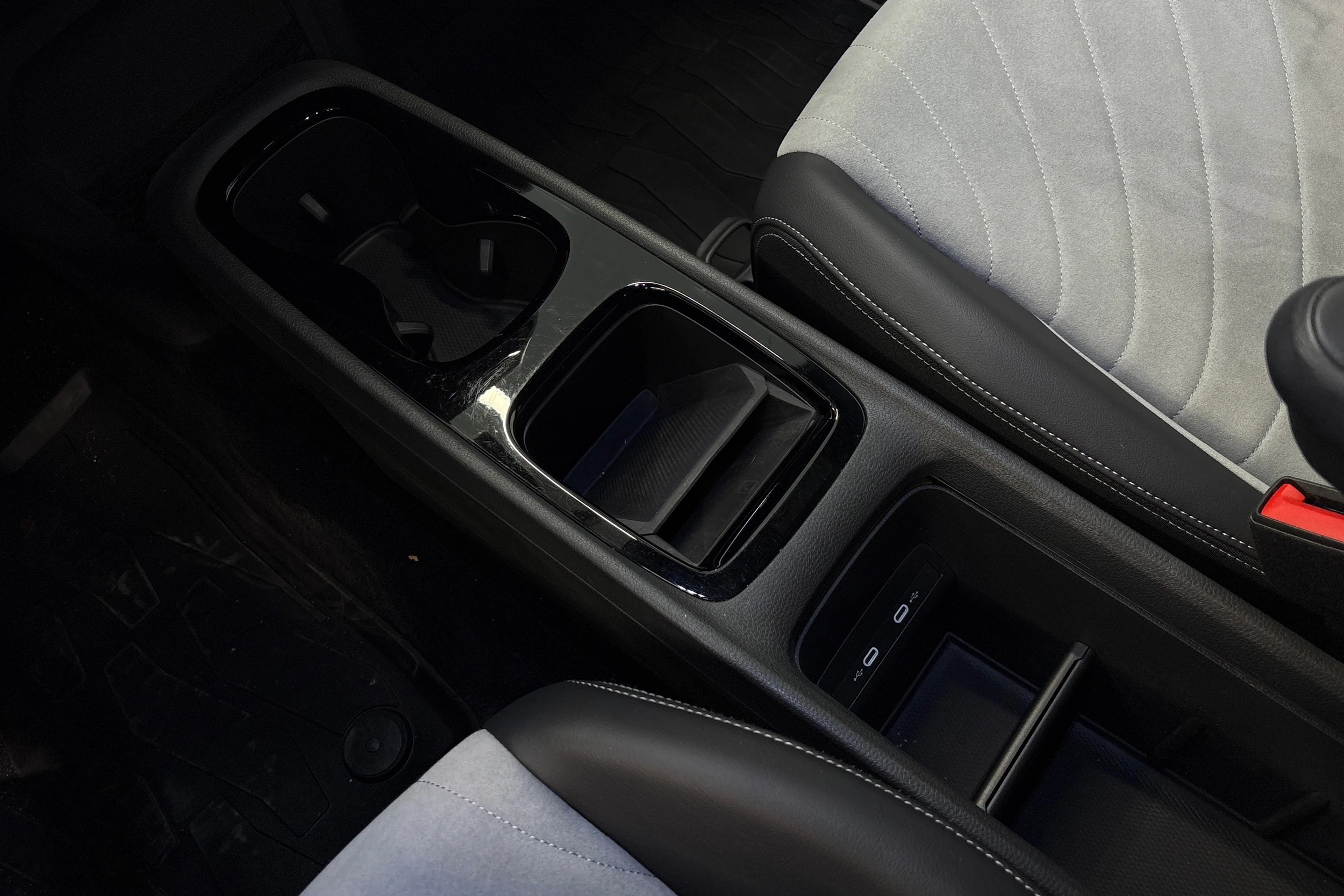 punainen Volkswagen ID.3 2023 kuva 26.