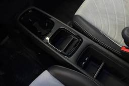 punainen Volkswagen ID.3 2023 kuva 26.