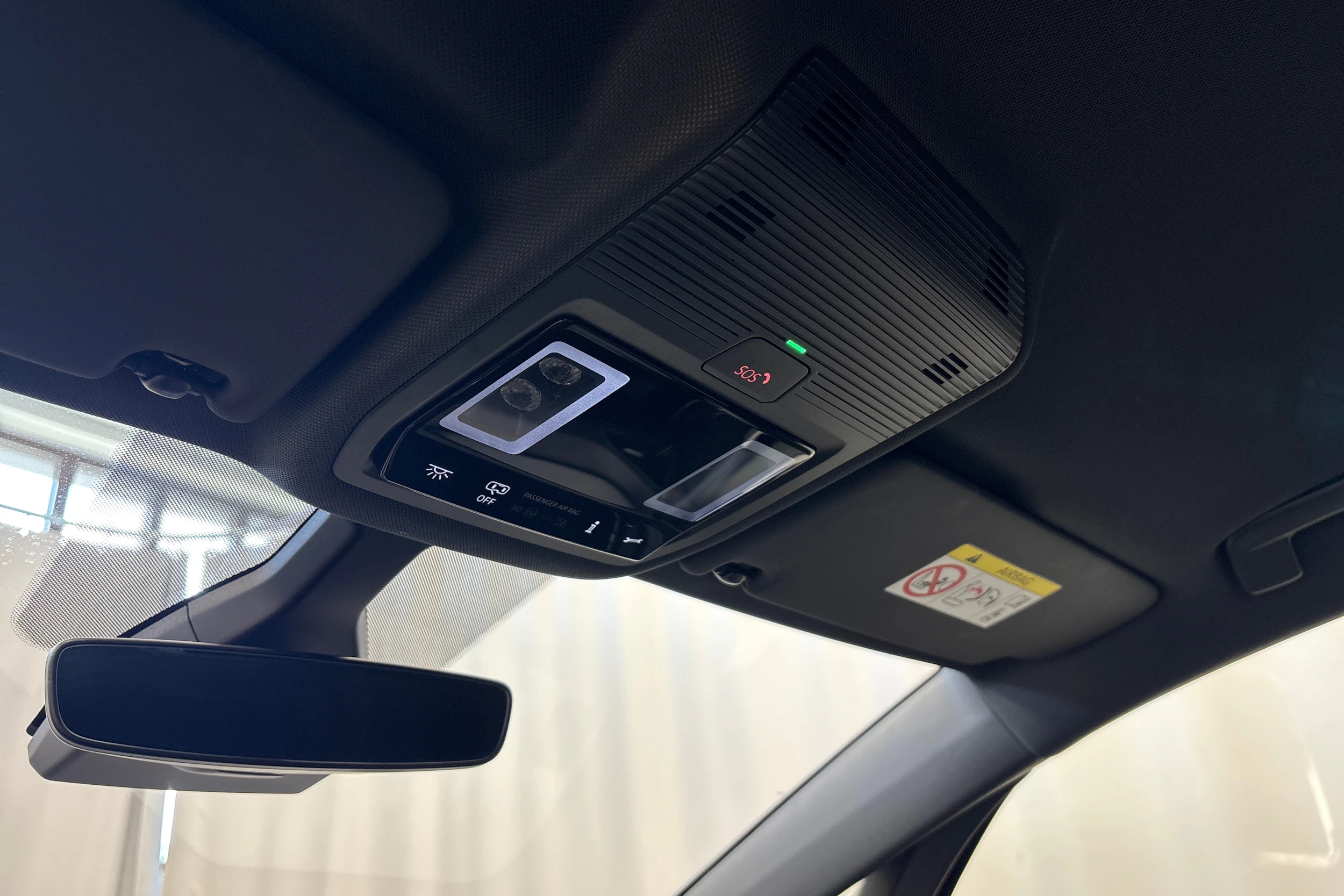 punainen Volkswagen ID.3 2023 kuva 27.