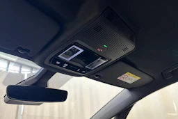 punainen Volkswagen ID.3 2023 kuva 27.