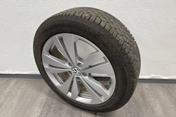 harmaa Volkswagen ID.3 2023 kuva 10.
