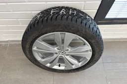 valkoinen Volkswagen ID.3 2023 kuva 10.