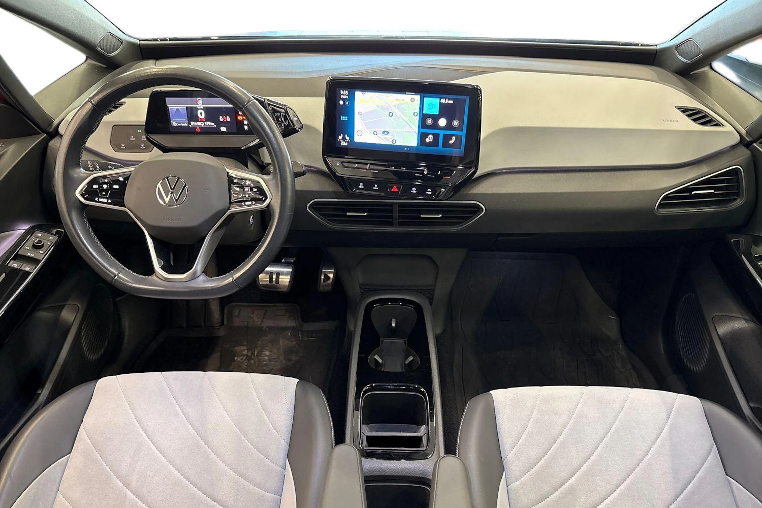punainen Volkswagen ID.3 2023 kuva 7.