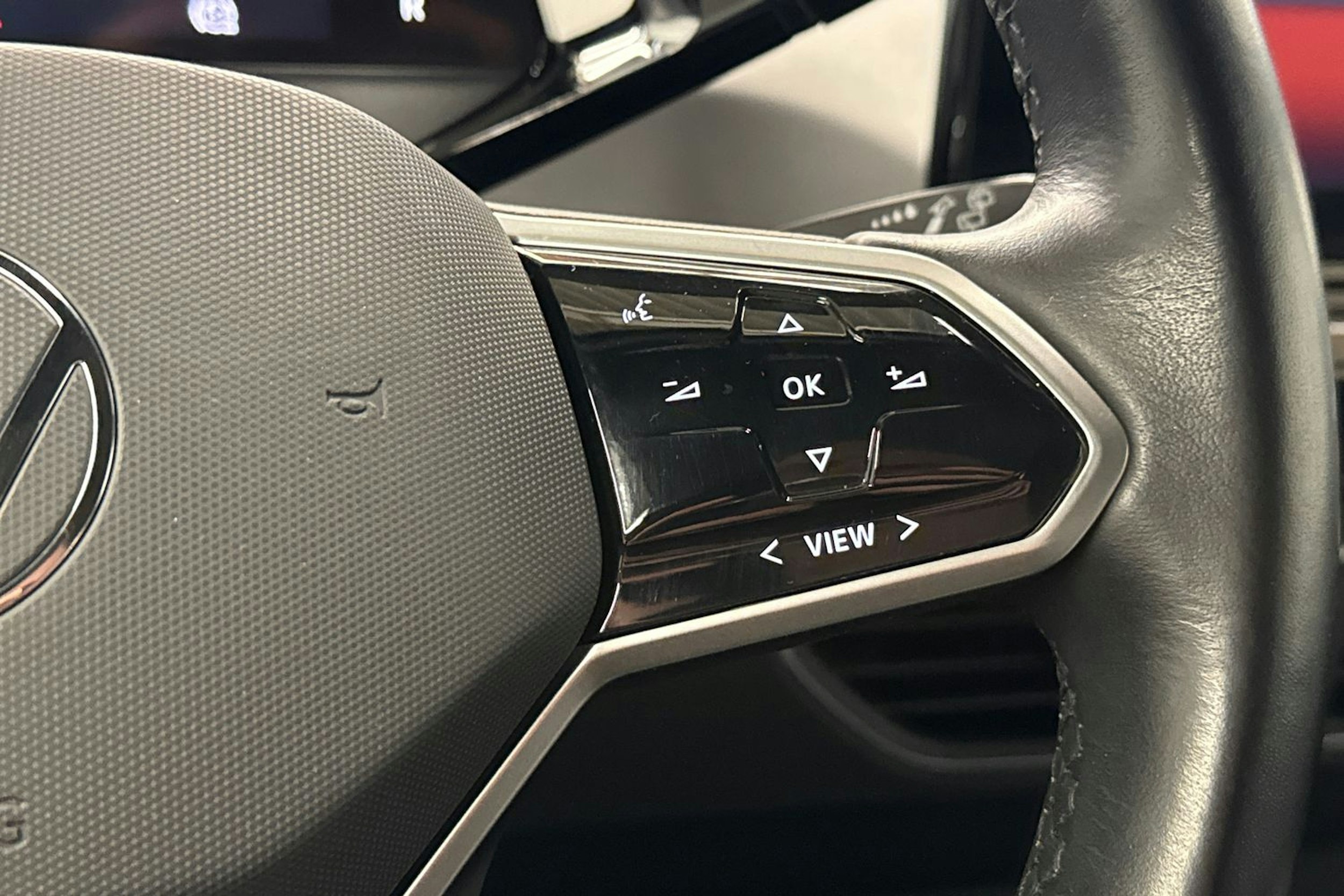 harmaa Volkswagen ID.3 2023 kuva 16.