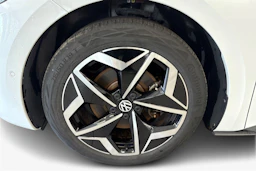 valkoinen Volkswagen ID.3 2023 kuva 9.