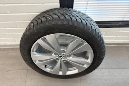 valkoinen Volkswagen ID.3 2023 kuva 10.
