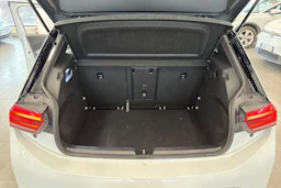 valkoinen Volkswagen ID.3 2023 kuva 15.