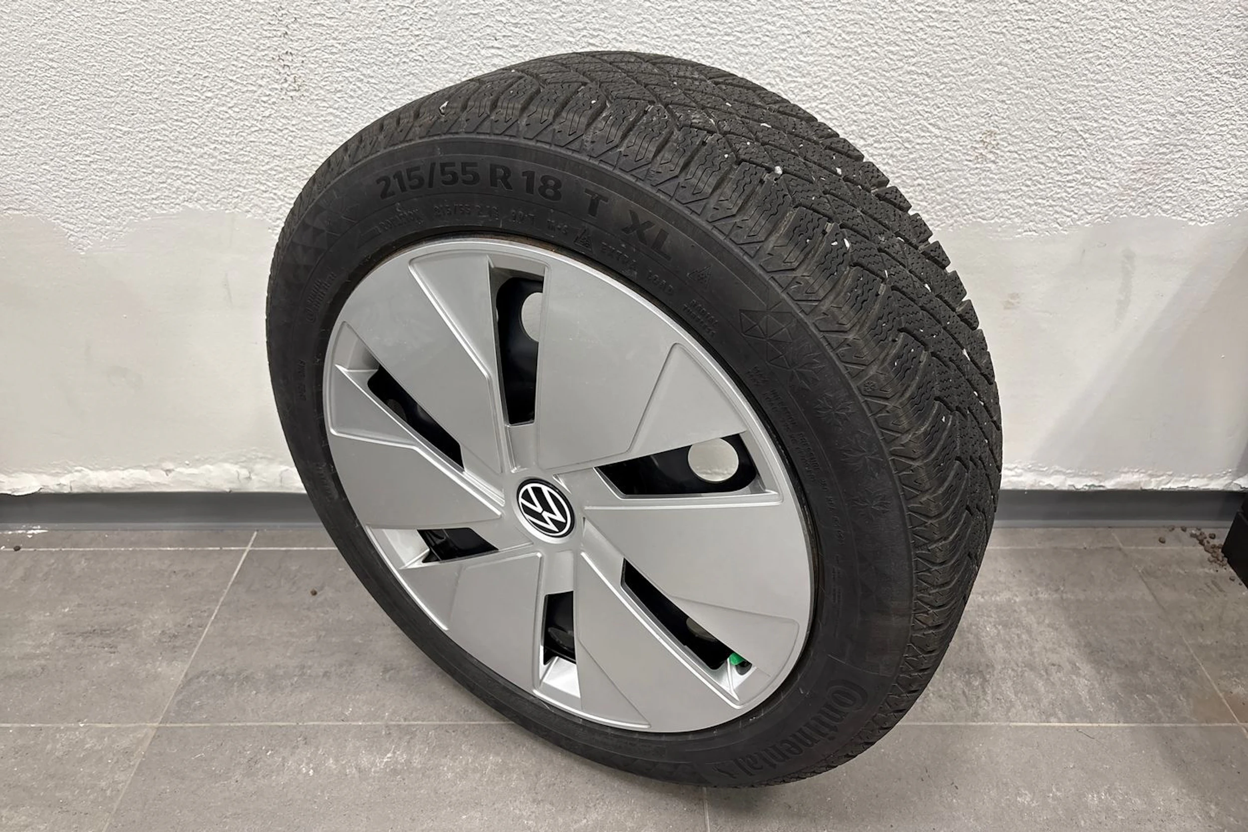 harmaa Volkswagen ID.3 2023 kuva 10.