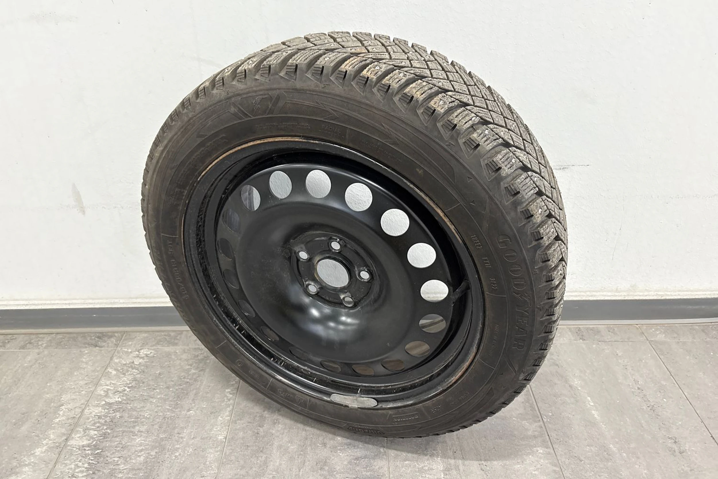 harmaa Volkswagen ID.3 2023 kuva 10.