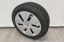 harmaa Volkswagen ID.3 2023 kuva 10.