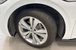 valkoinen Volkswagen ID.3 2023 kuva 10.