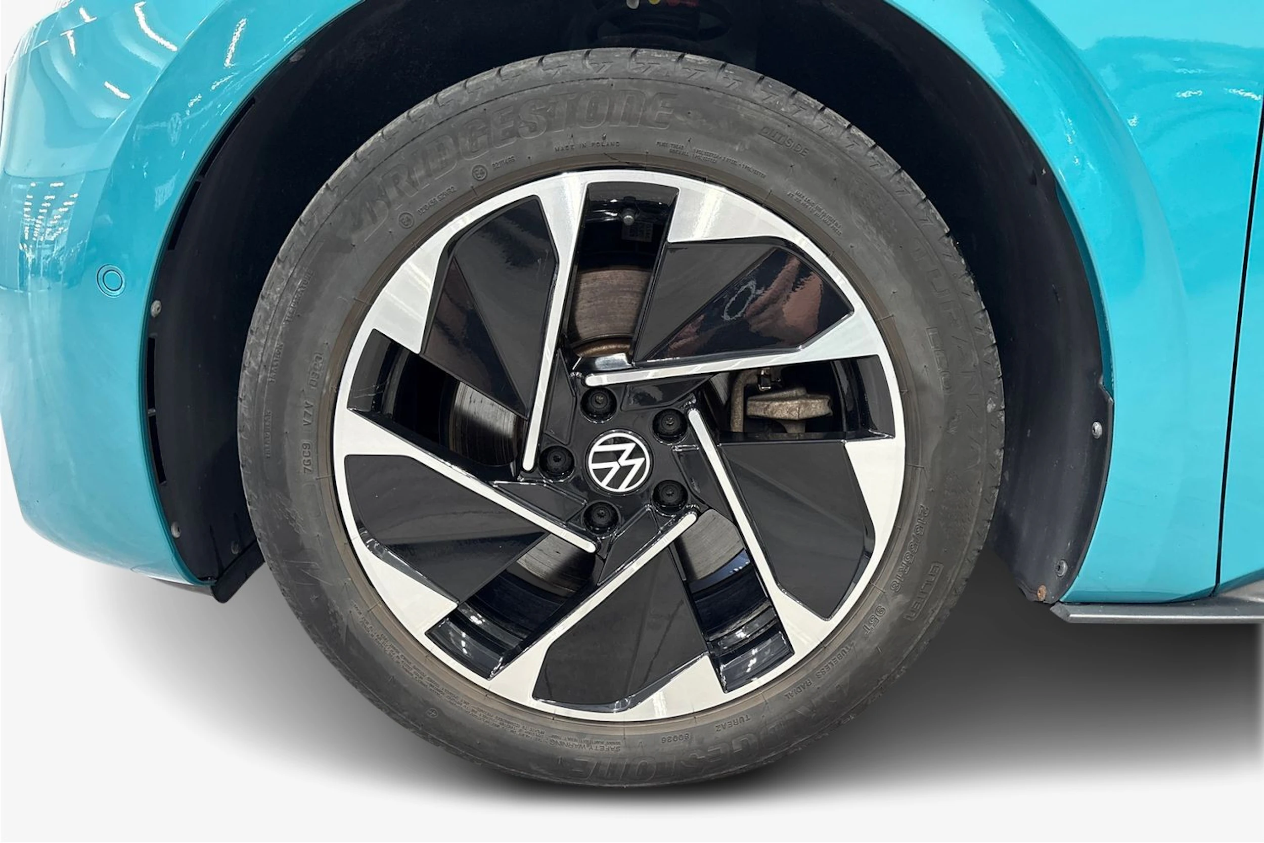sininen Volkswagen ID.3 2023 kuva 12.