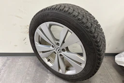 valkoinen Volkswagen ID.3 2023 kuva 10.