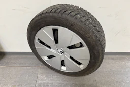 harmaa Volkswagen ID.3 2023 kuva 10.