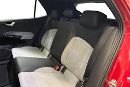 punainen Volkswagen ID.3 2023 kuva 8.