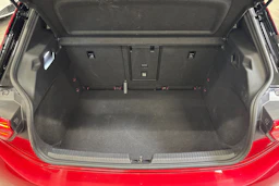 punainen Volkswagen ID.3 2023 kuva 14.