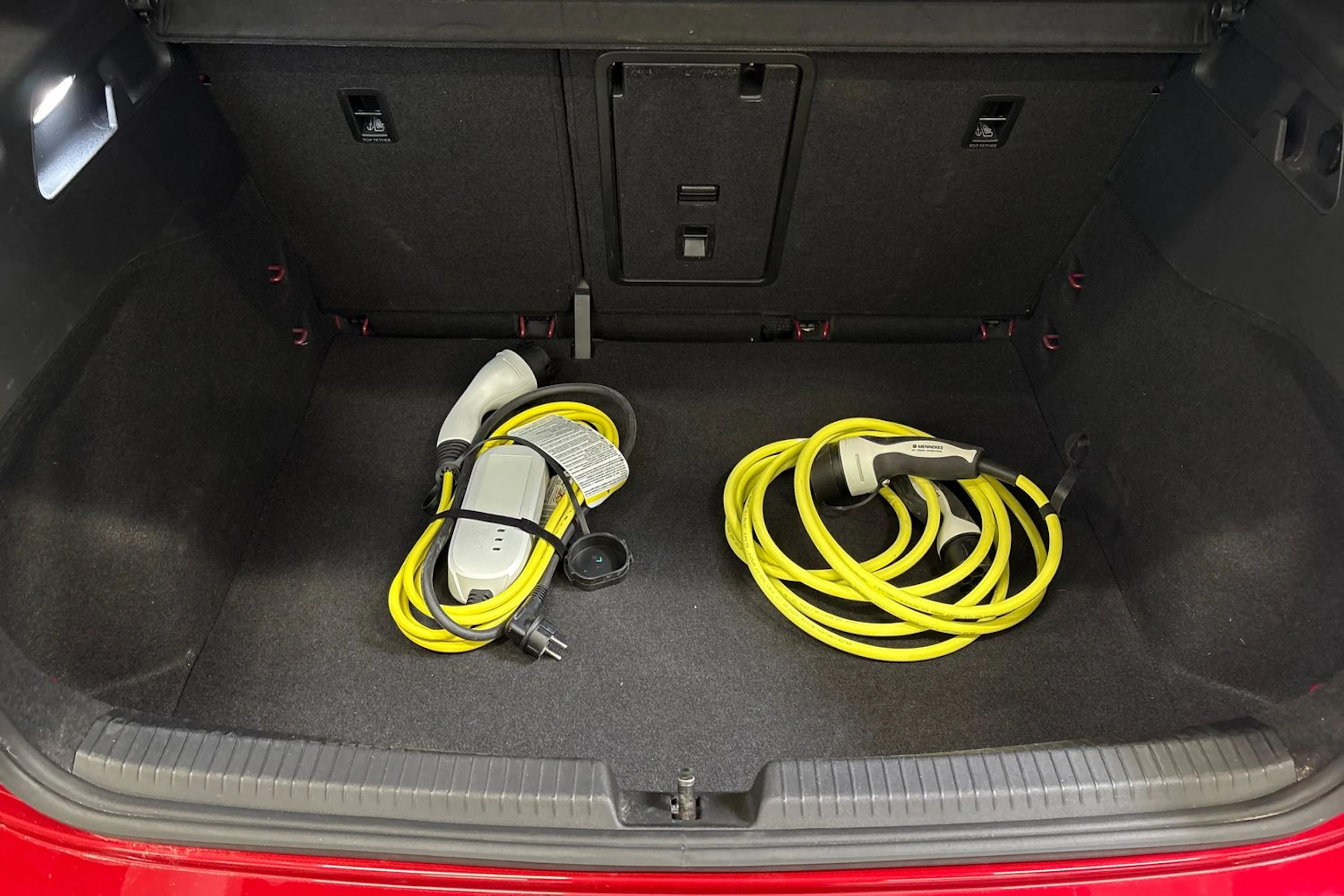 punainen Volkswagen ID.3 2023 kuva 15.