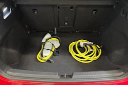 punainen Volkswagen ID.3 2023 kuva 15.