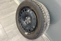 punainen Volkswagen ID.3 2023 kuva 10.