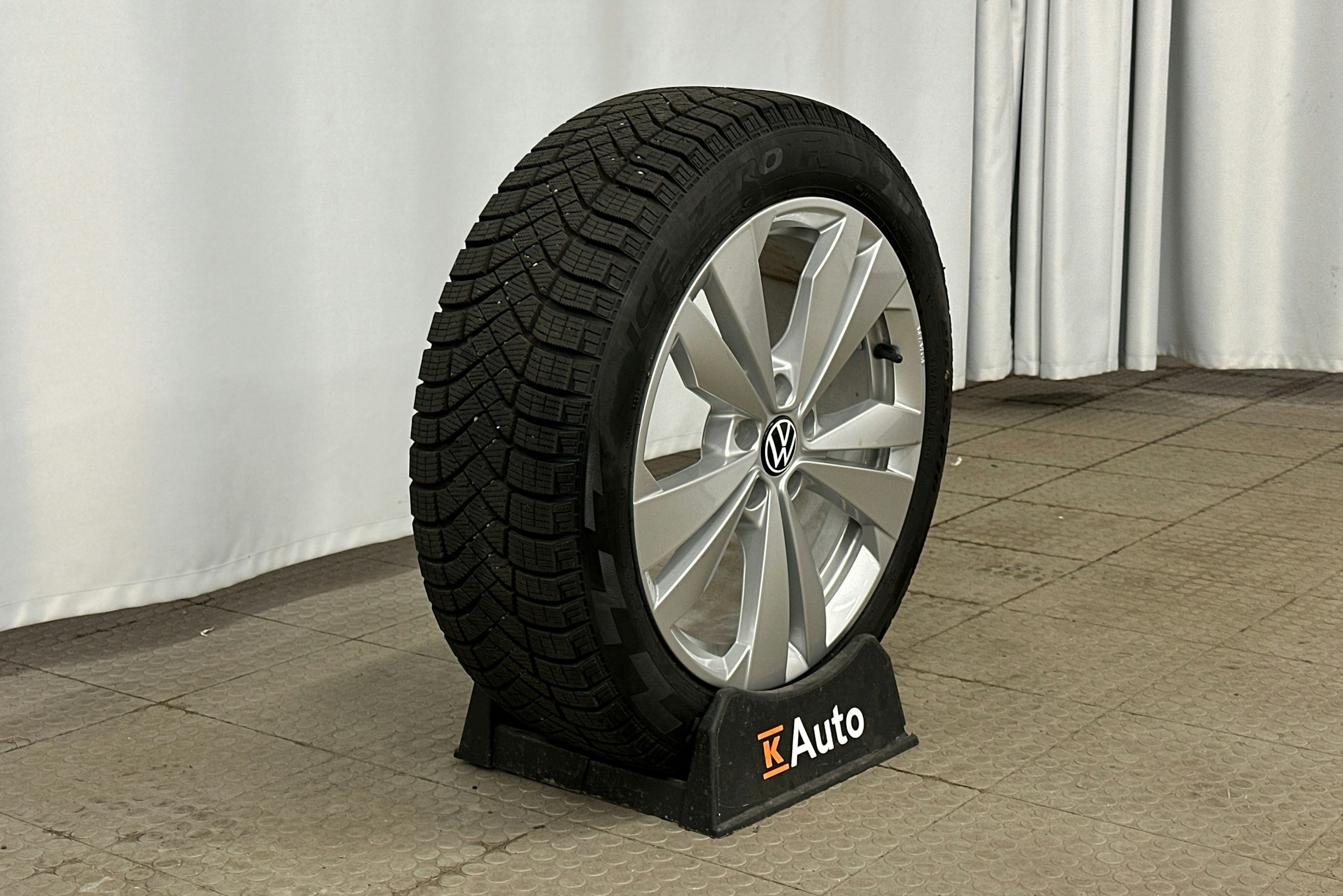 turkoosi Volkswagen ID.3 2023 kuva 13.