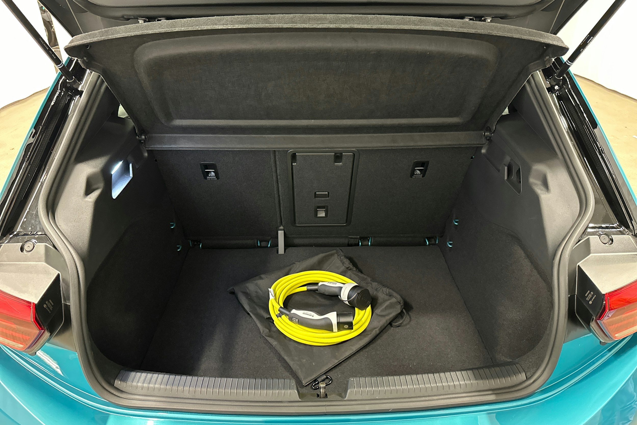 turkoosi Volkswagen ID.3 2023 kuva 26.