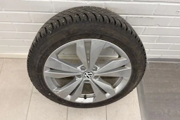 harmaa Volkswagen ID.3 2023 kuva 10.