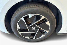 valkoinen Volkswagen ID.3 2023 kuva 9.