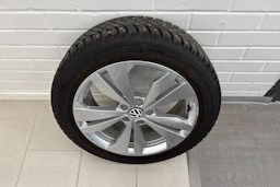 valkoinen Volkswagen ID.3 2023 kuva 10.