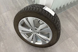 valkoinen Volkswagen ID.3 2023 kuva 10.