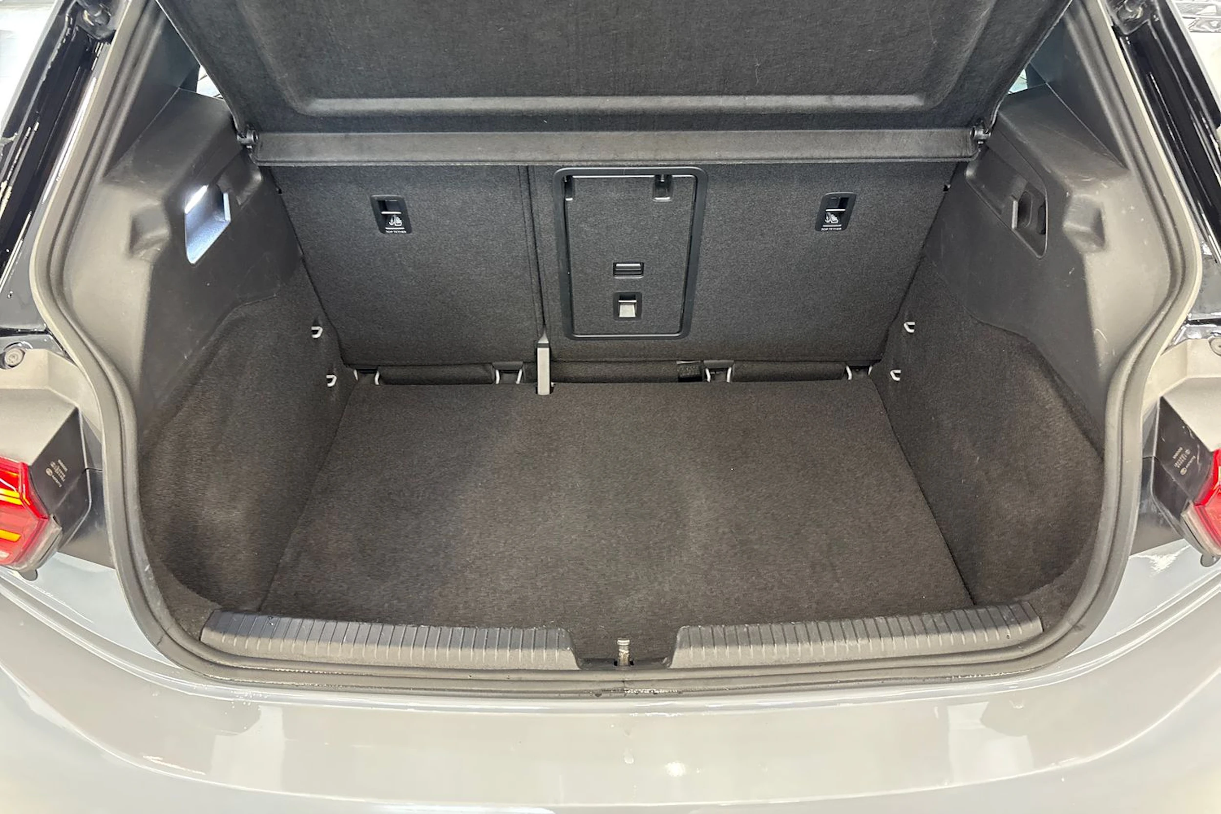 harmaa Volkswagen ID.3 2023 kuva 15.