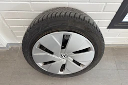 harmaa Volkswagen ID.3 2023 kuva 10.