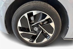 harmaa Volkswagen ID.3 2023 kuva 9.