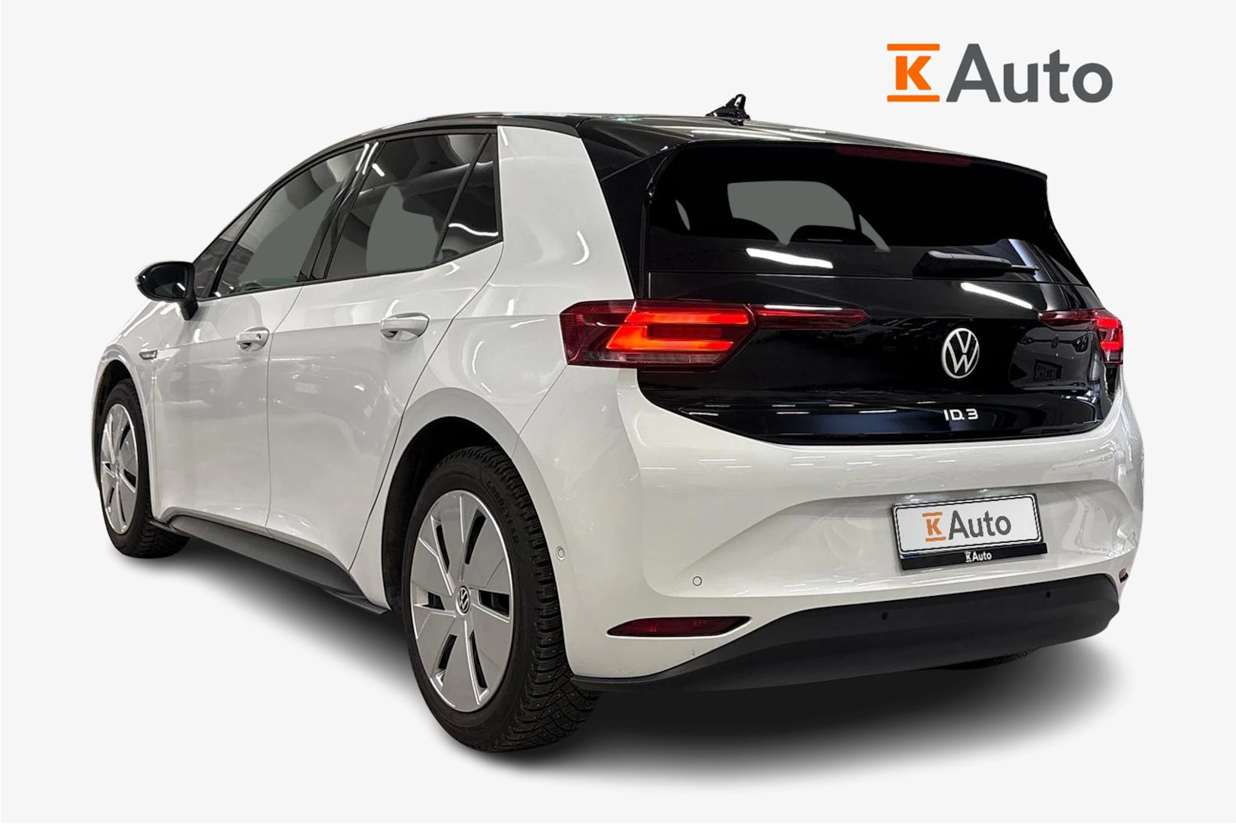 valkoinen Volkswagen ID.3 2023 kuva 2.