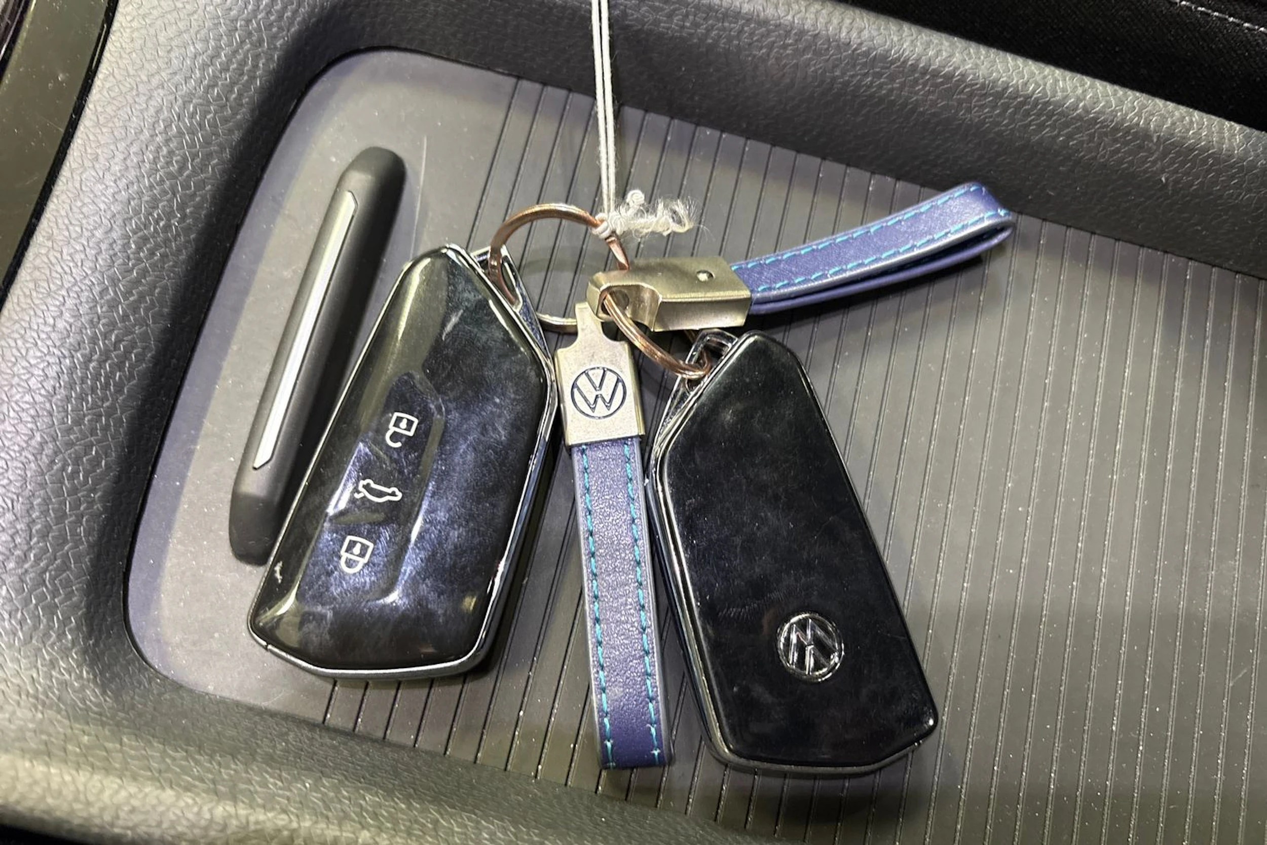 valkoinen Volkswagen ID.3 2023 kuva 18.