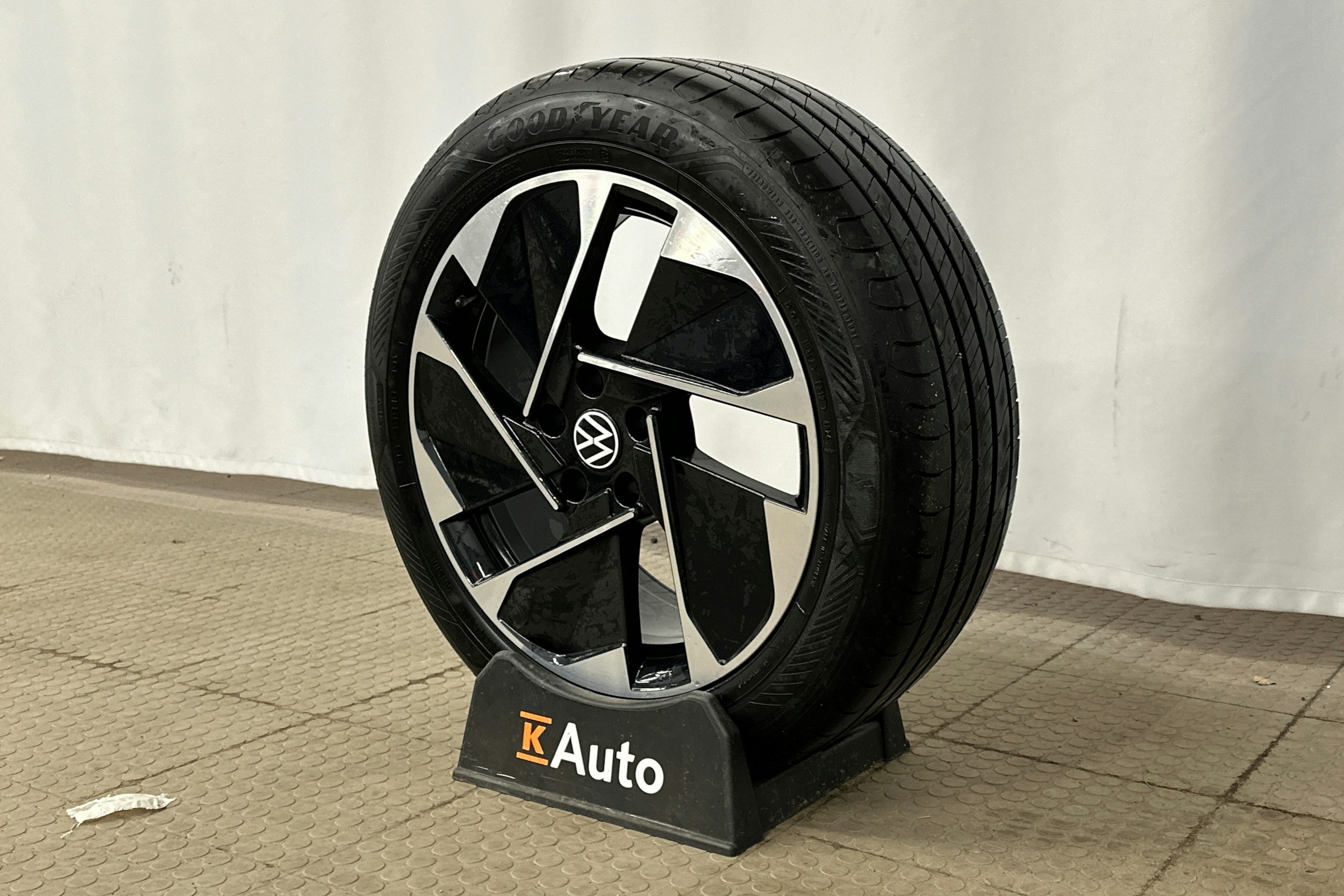 hopea Volkswagen ID.3 2023 kuva 13.