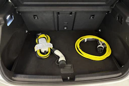 valkoinen Volkswagen ID.3 2023 kuva 14.
