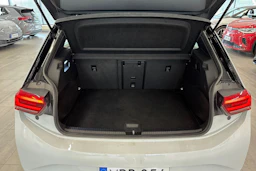 valkoinen Volkswagen ID.3 2023 kuva 15.