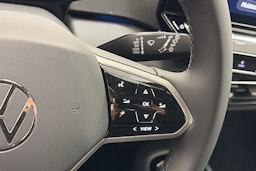 sininen Volkswagen ID.3 2023 kuva 18.