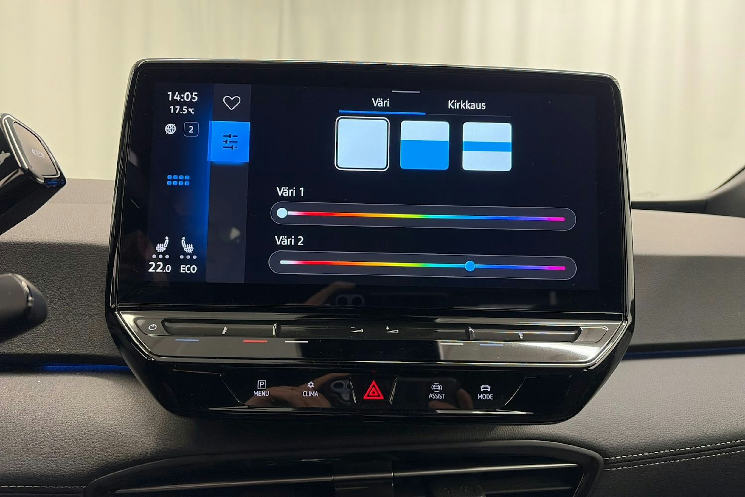 sininen Volkswagen ID.3 2023 kuva 22.