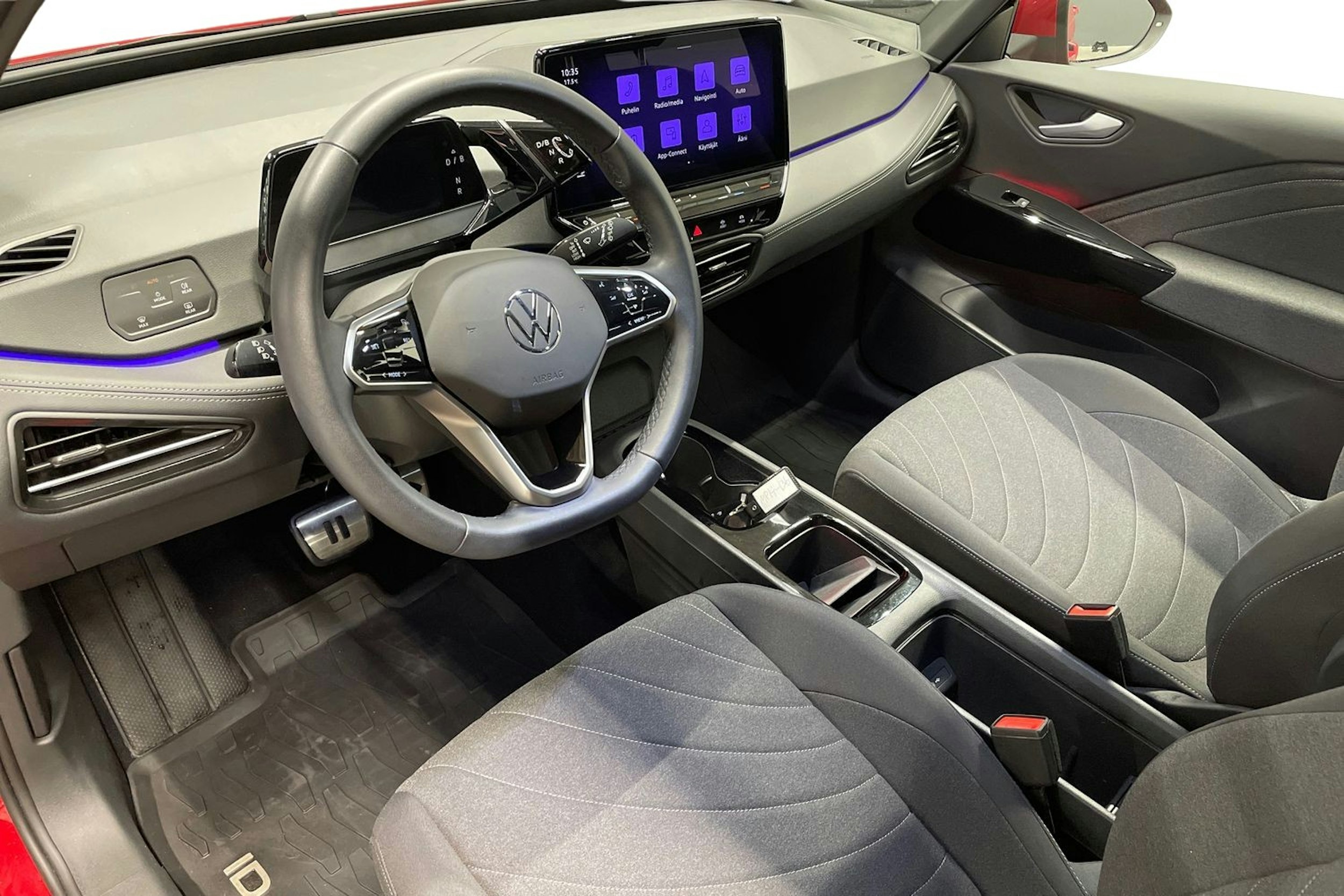 punainen Volkswagen ID.3 2023 kuva 6.