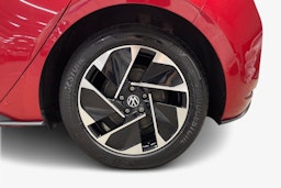 punainen Volkswagen ID.3 2023 kuva 9.