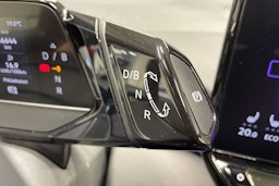 punainen Volkswagen ID.3 2023 kuva 15.