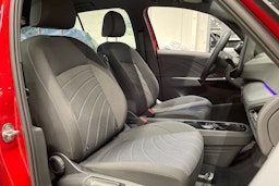 punainen Volkswagen ID.3 2023 kuva 29.