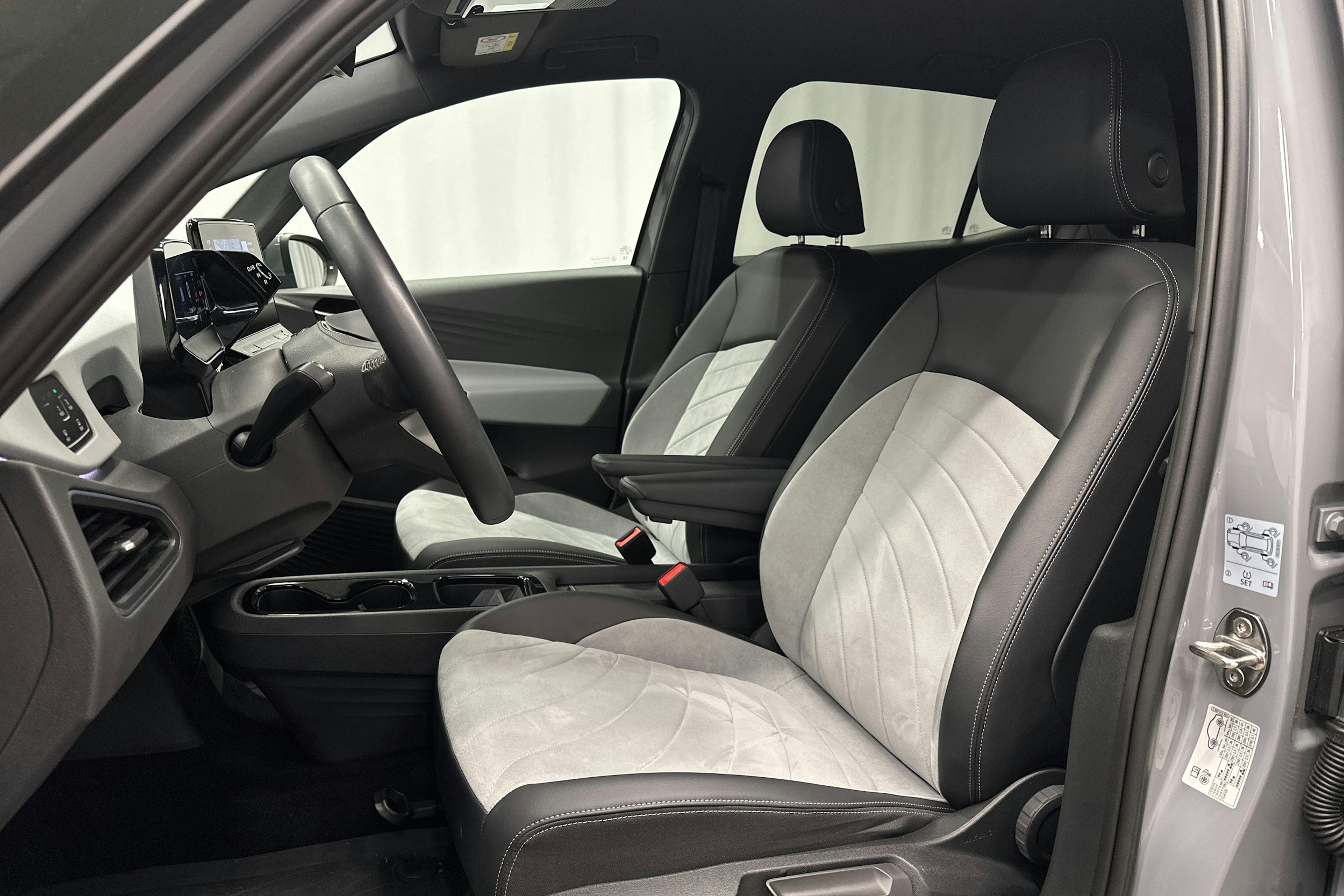 harmaa Volkswagen ID.3 2023 kuva 15.